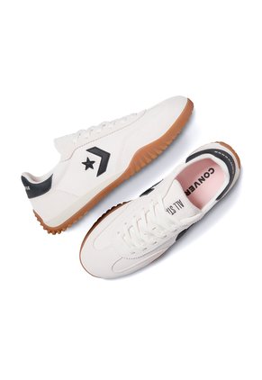 RUN STAR TRAINER CONVERSE