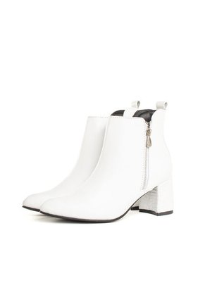 Botín De Cuero Blanco Cosmos