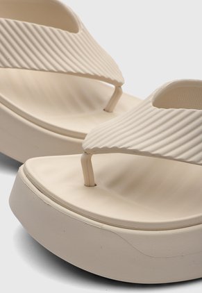 Sandalias Flip Flop Crocs Getaway Groove  Beige