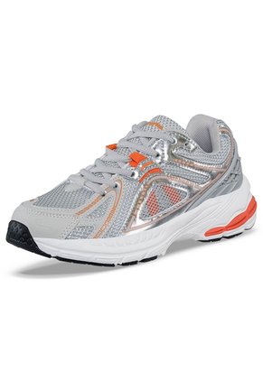 Tenis Urbanos Xecod Plata-Nar Croydon Para Mujer