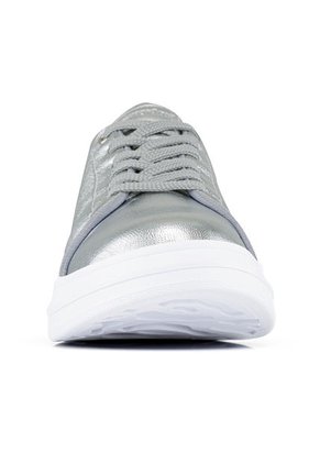 Tenis Thalea Plata Para Mujer Croydon