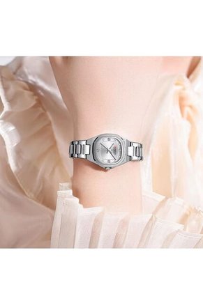 Reloj Curren Modelo KREE3501 Plateado Mujer