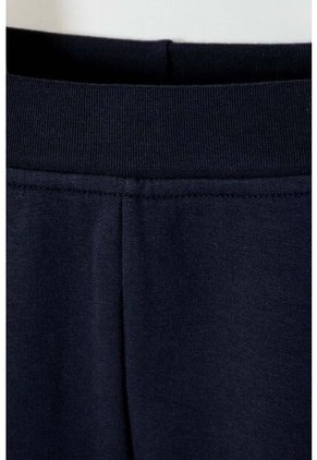 Conjunto De Superman Con Pantalón Azul Para Bebé Niño 6-9