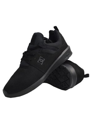 Tenis Negro DC Heathrow