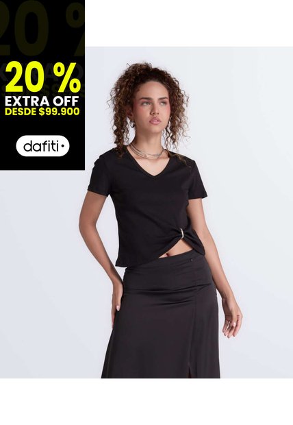 Blusa Para Mujer Con Detalle Bordado En Hombro Derek