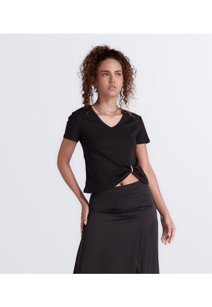 Blusa Para Mujer Con Detalle Bordado En Hombro Derek