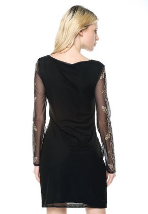 Vestido Negro Desigual