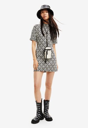 Vestido Negro-Blanco Desigual