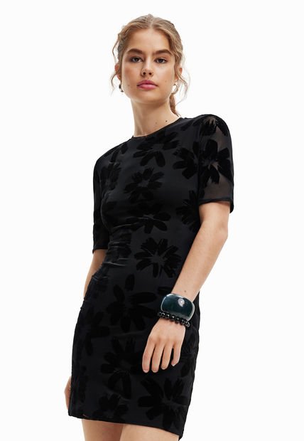 Vestido Negro Desigual