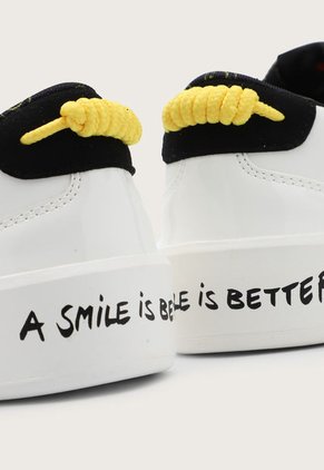 Tenis Lifestyle Blanco-Amarillo-Negro Desigual Smiley