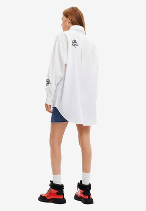 Camisa Blanco-Negro Desigual