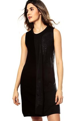 Vestido Negro Desigual