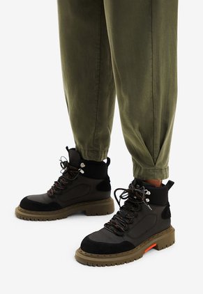 Pantalón Verde Oliva Desigual slouchy