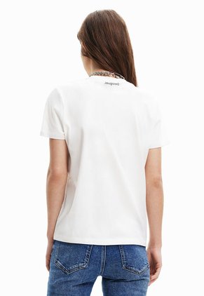 Camiseta Blanco-Negro-Azul Desigual Peace