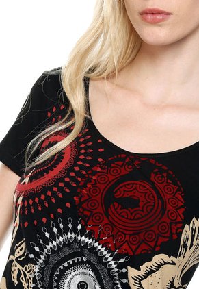 Camiseta Negro-Rojo-beige Desigual