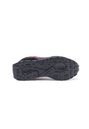 TENIS DIESEL HOMBRE Y02703PR633 S-TYCHE