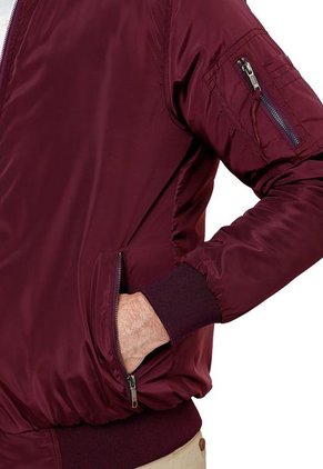 Chaqueta Bomber Preacolchada Vinotinto Dougger LUCCA