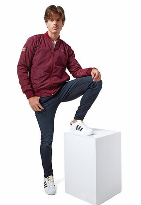 Chaqueta Rojo DOUGGER IKKI