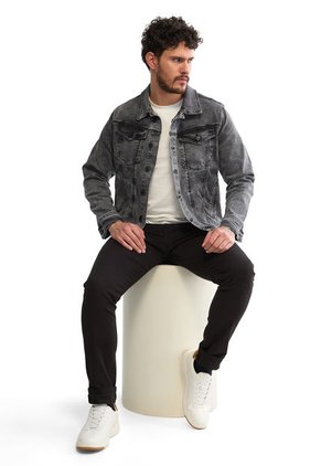 Chaqueta Gris DOUGGER INDIANA.