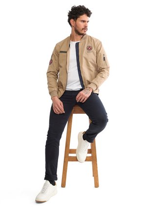 Chaqueta Taupe DOUGGER DRIAN.