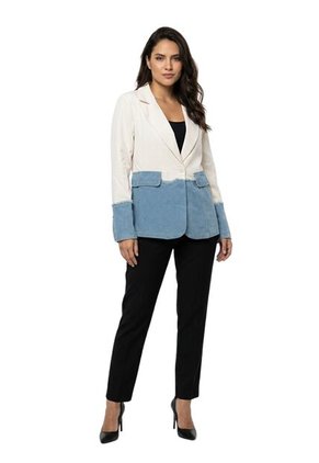 Blazer Clásico Con Base Denim Para Dama