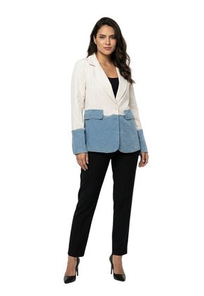Blazer Clásico Con Base Denim Para Dama