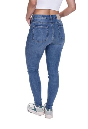 JEANS MID RISE PARA MUJER