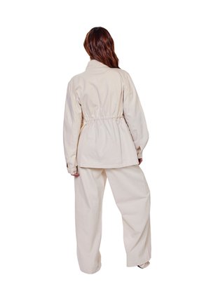 SET MILITAR