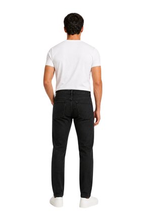 JEANS TAPERED FIT