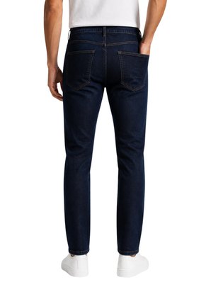 JEANS TAPERED FIT