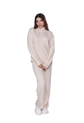 SET TEJIDO PARA MUJER