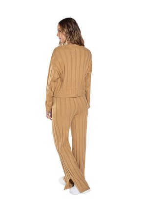 SET COMFY TEJIDO CAFE PARA MUJER