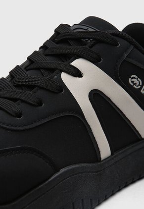 Tenis ecko Lukar Negro