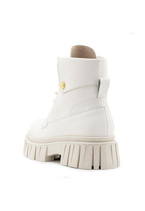 Botín Caña Baja Con Broche Face2Face 2301388-64