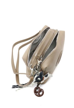 Bandolera Cuadrada Logo Repujado Face2Face IQ2612652