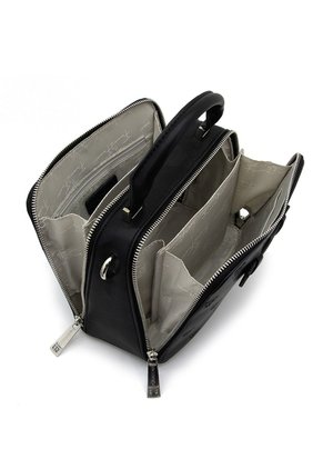Bandolera Rectangular Repujada Face2Face IQ2612656