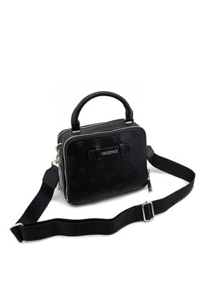 Bandolera Rectangular Repujada Face2Face IQ2612656
