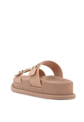 Sandalias Planas Con Taches Face2Face EU2425600