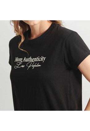 Camiseta Cuello Redondo Manga Corta