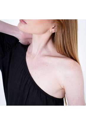 Blusa Cuello Asimetrico Manga 3Cuartos