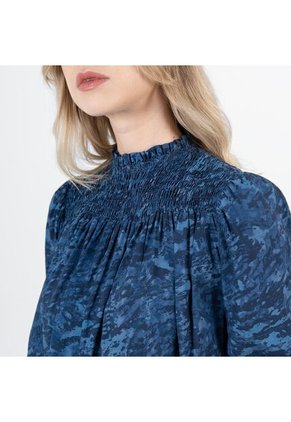 Blusa Cuello Alto Manga Corta