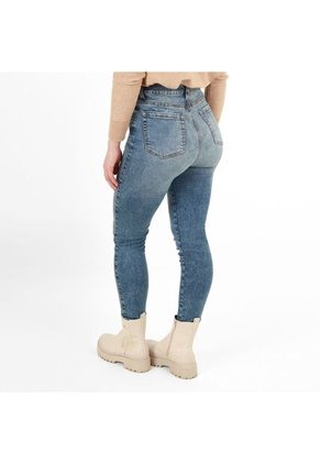 Jean Tiro Medio Bota Skinny