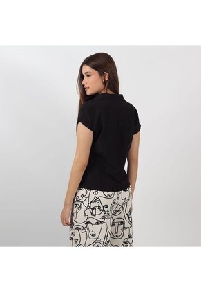 Blusa Cuello Camisero Manga Corta