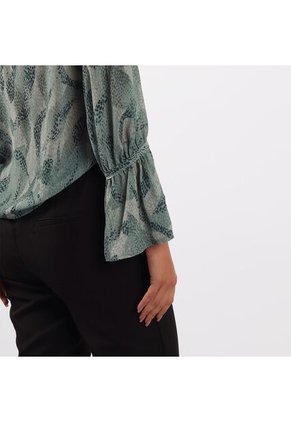 Blusa Cuello V Manga Larga