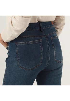 Jean Diva Tiro Medio Bota Recta