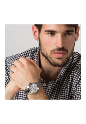 Reloj Para Hombre Festina Classic Metal F16374/9 Plateado