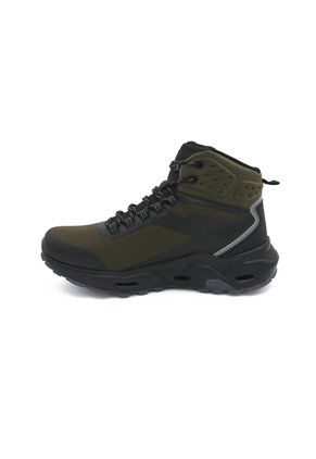 BOTAS TRAILSTORM FILA