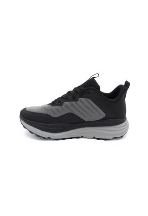 TENIS FILA HOMBRE 437030BLK LUCNEN TRA Talla 7
