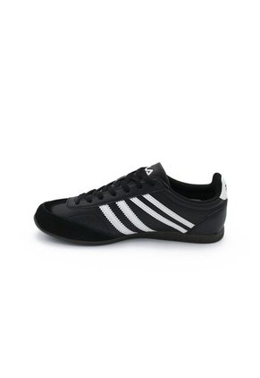 TENIS FILA HOMBRE 437550BLK KORAC Talla 6.5