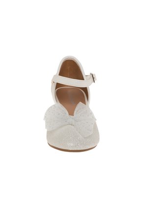 Zapatos De Vestir Sofía Para Niña Blanco Fioni 211164